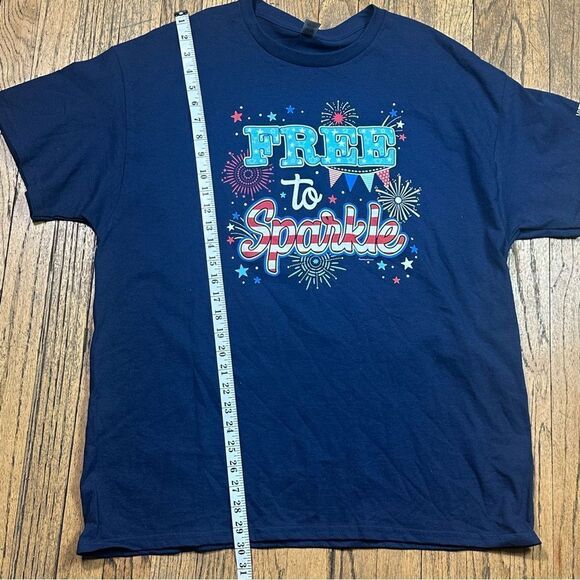 GILDAN  T SHIRT
Free to sparklin - Picture 4 of 7